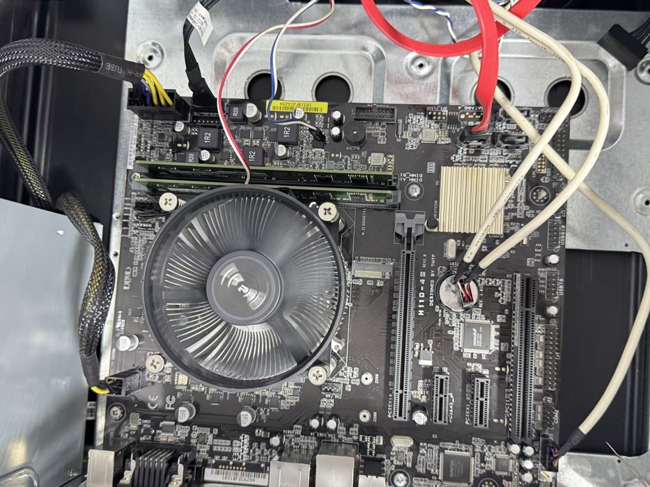 Kampyuter sotiladi H-110 4S plata 8GB АЗУ proseser I-3 1TB HDD DVD bor