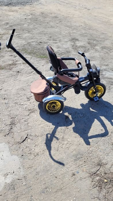 Продам велосипед трех колесный