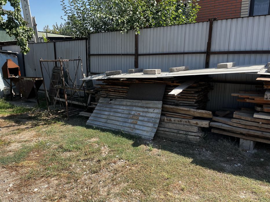Продам.       лес