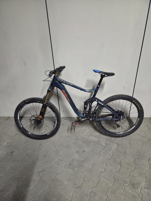 Bicicleta Giant Raign Full Suspension