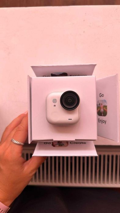 Camera 4k Insta 360 GO Ultra - Hands Free
