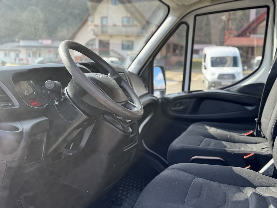 Iveco Daily 2.3 130 cp. 7 locuri ,6+1 trepte euro 6.2017