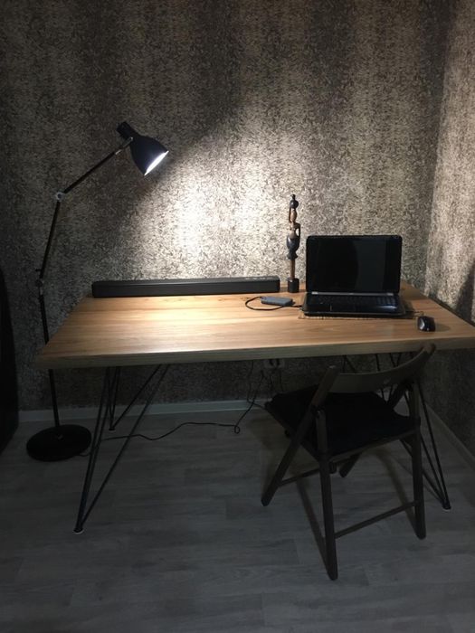 Продаю стол из карагача