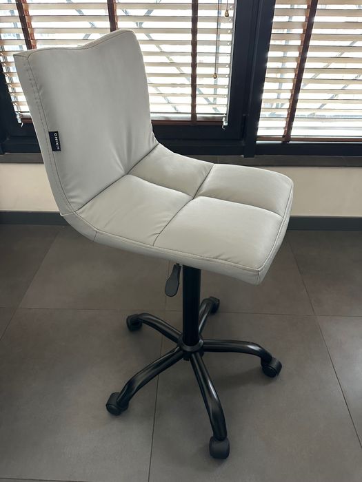 Висок стол на колелца с 24м гаранция и безплатна доставка