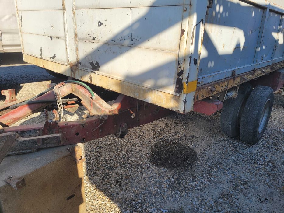 Sasiu remorca basculabila pe 3 laturi