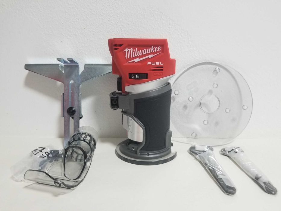 Freză de contur cu bucsa de 6 mm M18 FUEL™ Milwaukee M18FTR