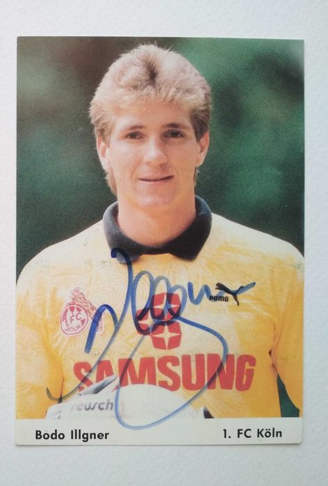 Стари футболни картички с автографи, снимки и др.