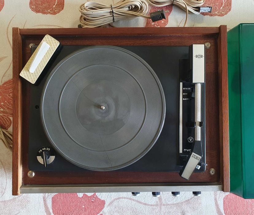 Колекционерски комплект Akords СССР + 80 бр. плочи