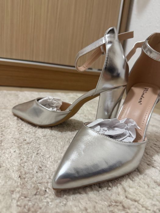 Чисто нови обувки