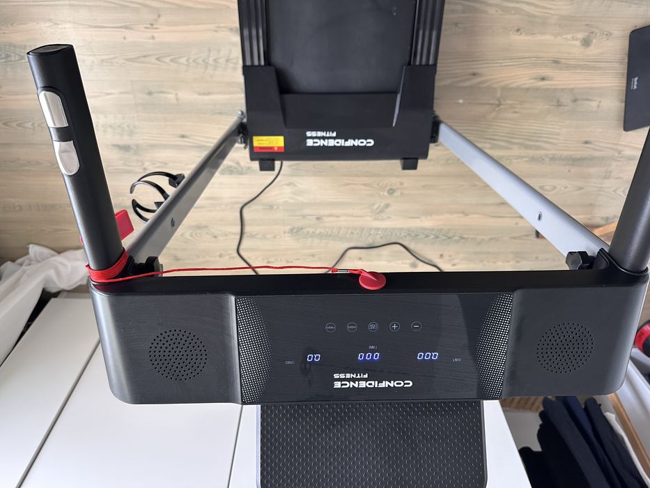 Сгъваема пътека за бягане Confidence Fitness