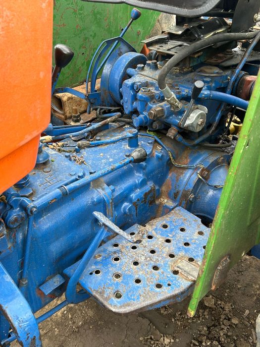 Vând tractor fiat 640