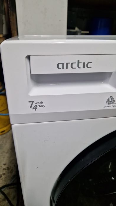 Masina de spălat ARCTIC cu uscător