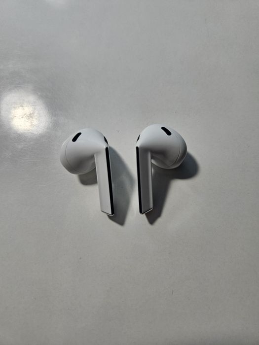 Продавам Samsung Galaxy Buds 3 White