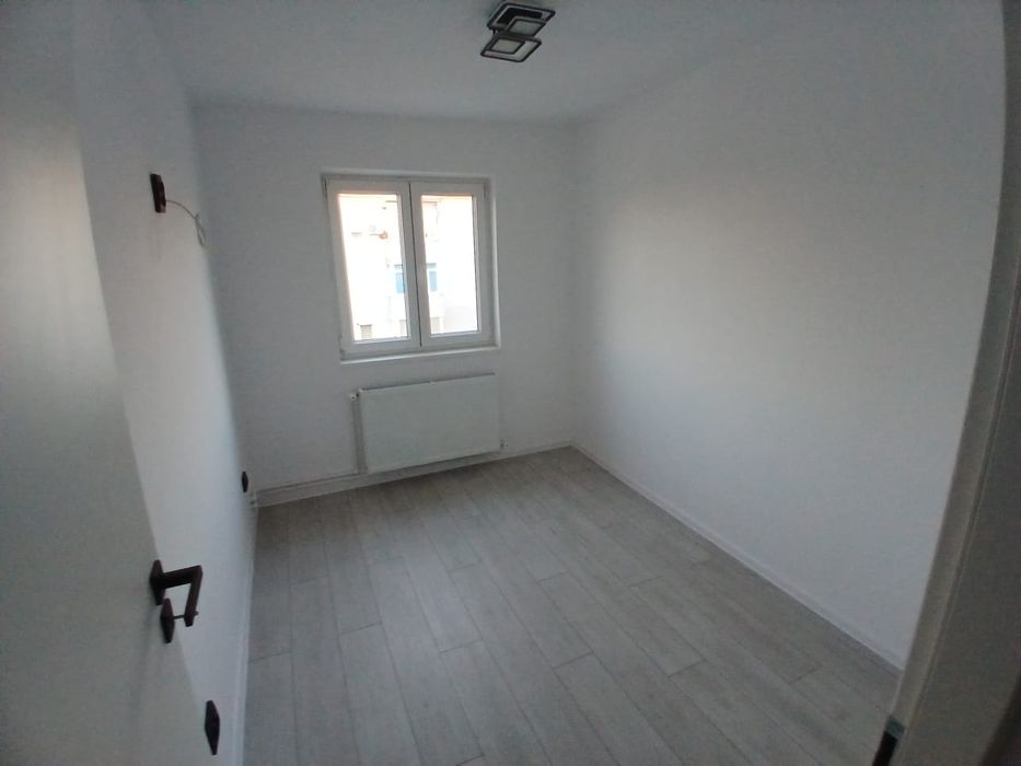 Apartament 3 camere decomandat ultracentral