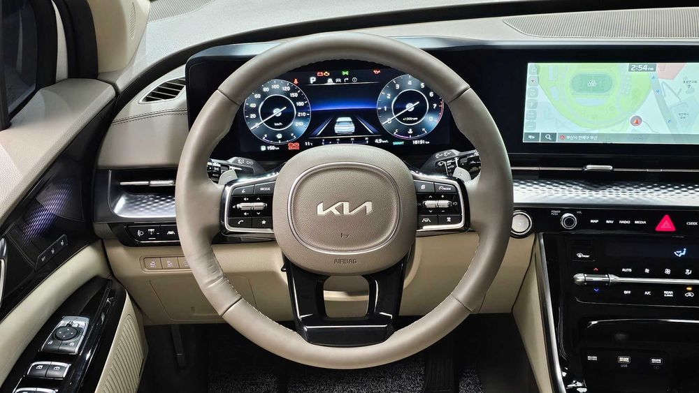 Kia Carnival Gasoline 7-Seater Hi-Limousine Signature