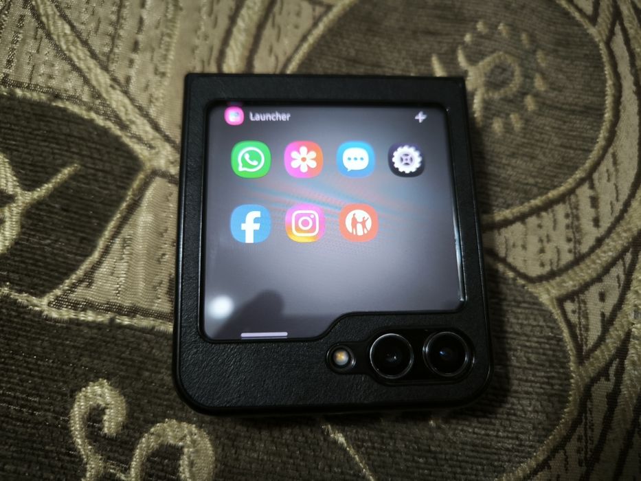 Samsung galaxy z5 flip
