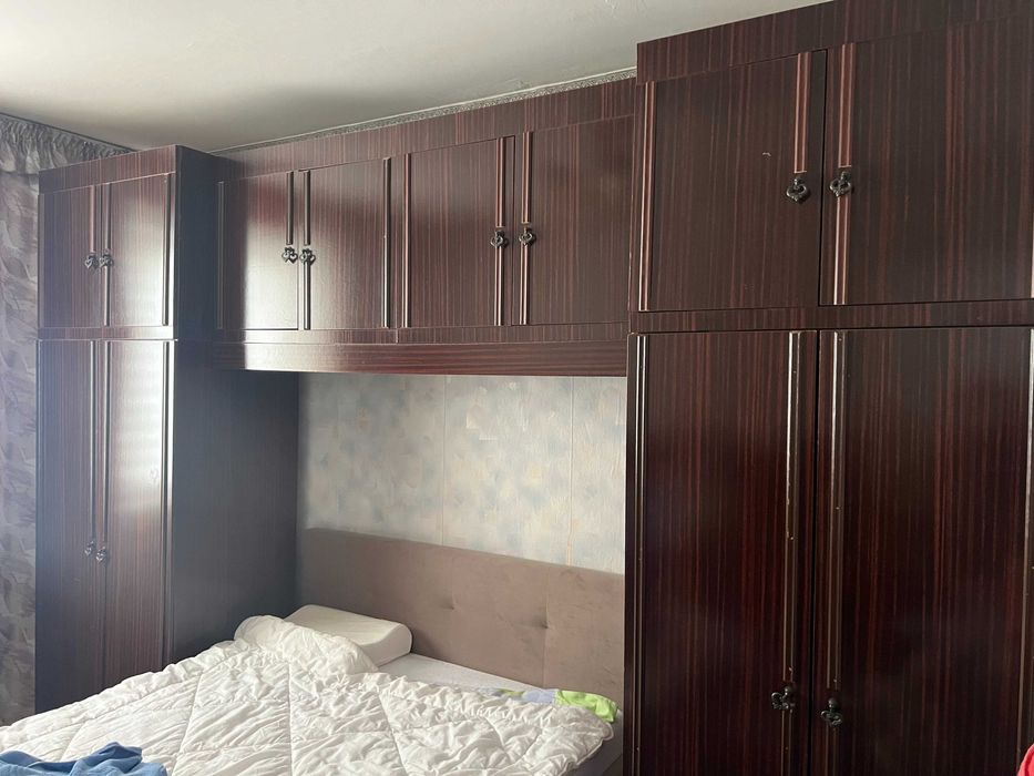 Продам плательный шкаф для спальни