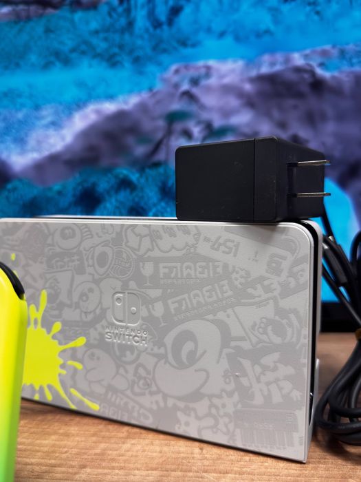 Nintendo Switch Oled Splatoon edition прошитая