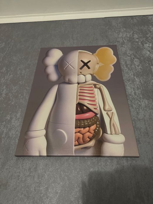 Картина  KAWS современное исскуство