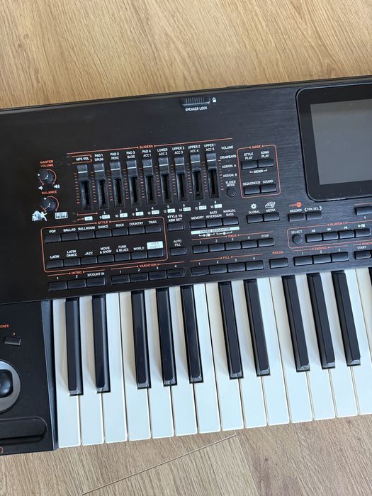 KORG pa 4x перфектен!