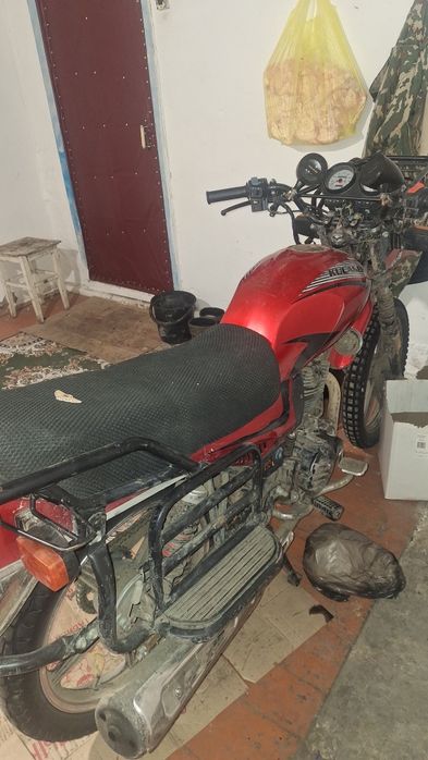 Продаю мотоцикл 200