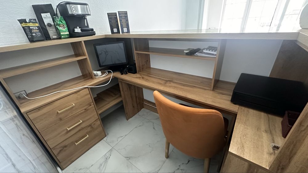 Продам, диван, ресепшен и жур столик