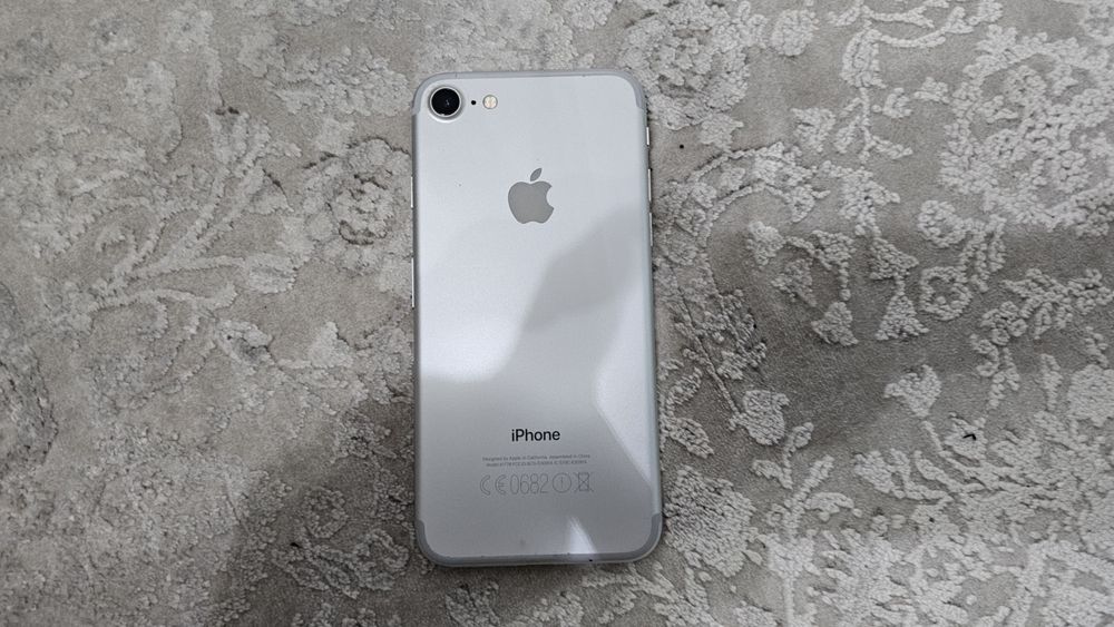 iPhone 7 silver 32Gb