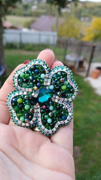 Brosa handmade trifoi