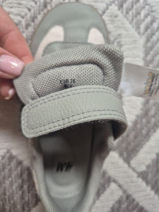 Tenisi Pokemon  H&M marimea 26