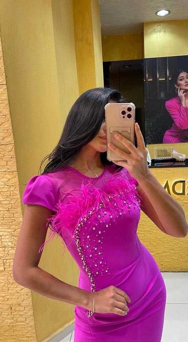 Rochie de ocazie, fuchsia, midi, cu pietre si pene