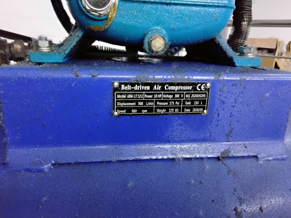 Kompressor 900 Holati yangi 3 oy ishlatilgan narxi kelishamiz