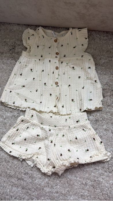 Продам детские костюмчики