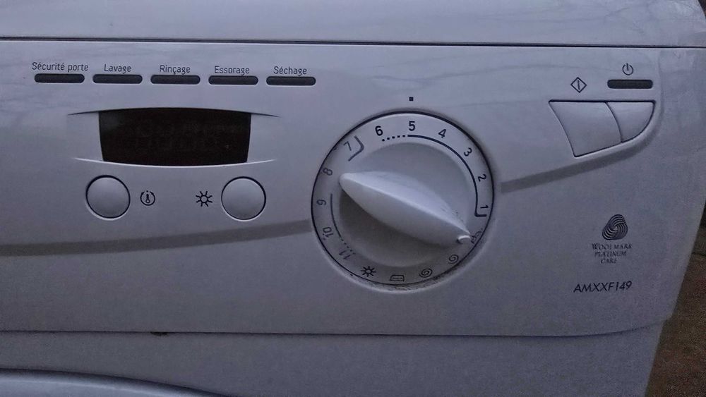 Продавам пералня със сушилня Hotpoint Модел AMXXF149