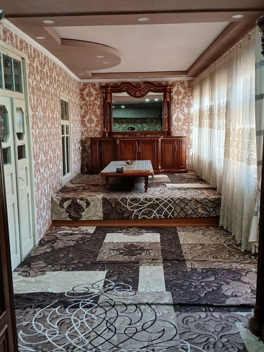 Ховли сотилади хамма шаройити бор