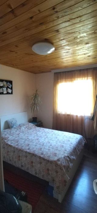 Две самостоятелни къщи в делим двор в с. Ген. Кантарджиево