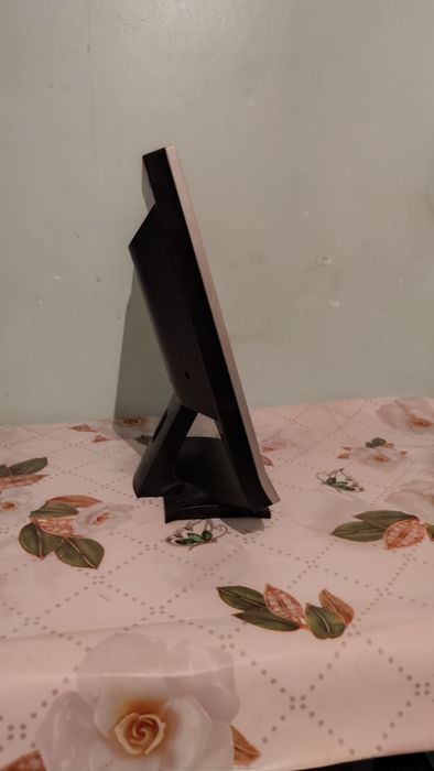 Монитор Beno с хранения в идеальном состоянии