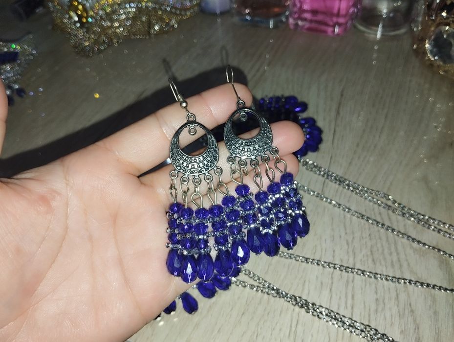 Ushbu komplekt tillaqoshlarimiz va diademamiz arzon narxlarda sotiladi