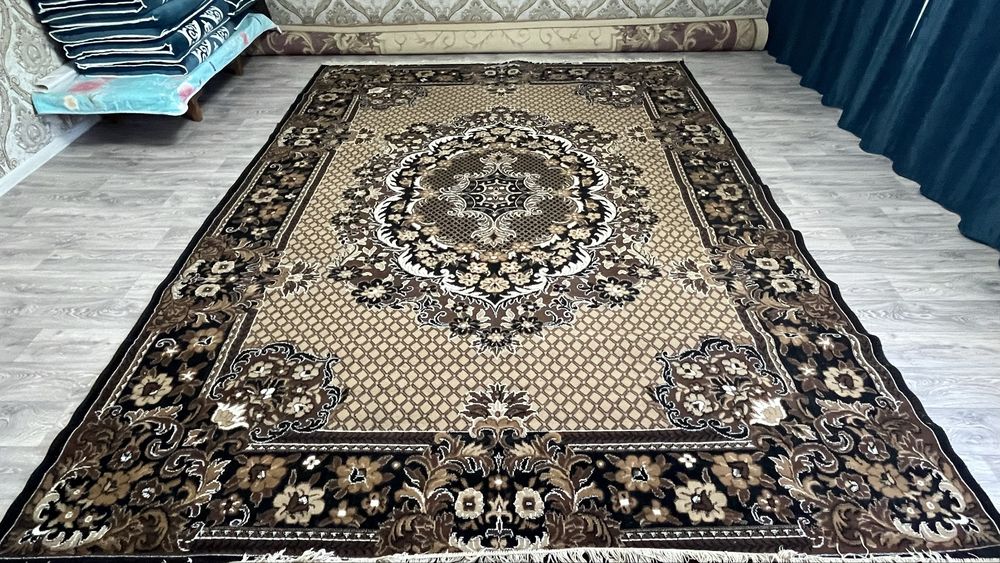 Ковер 2.50м ширину 3.50м длину