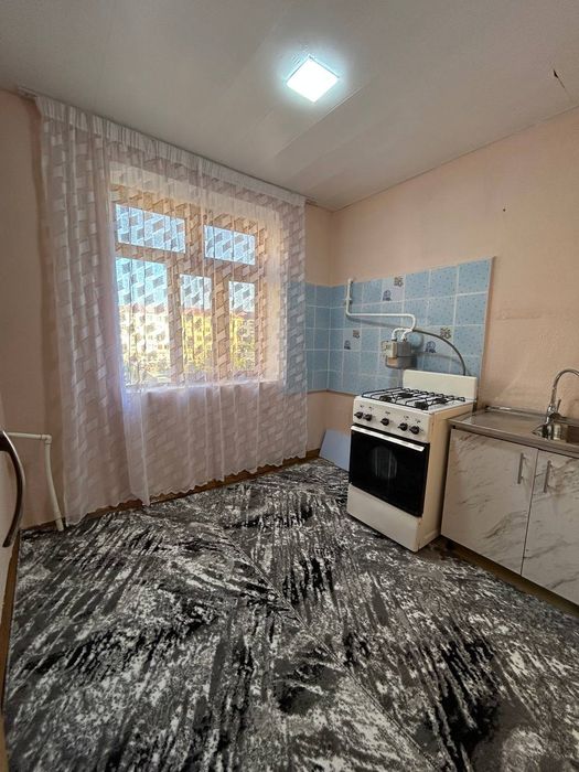 2хоналик 4каватда Горгаз, Туркистон ресторан олдида