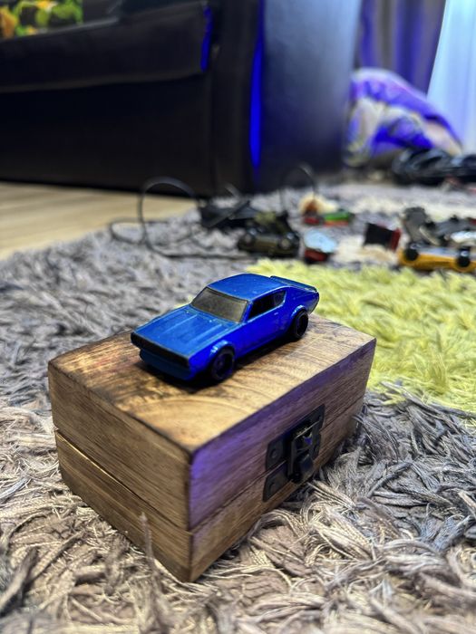 Vand 85 machete Hot Wheels