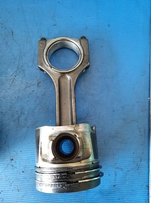 Piston cu biela 2.0 d bmw serie 1 e81 e87 serie 3 e90 e91 bmw x3 e83 n47d20c