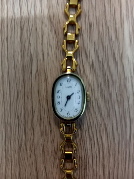 Продам часы наручные! ЛУЧ! ХОДЯТ!