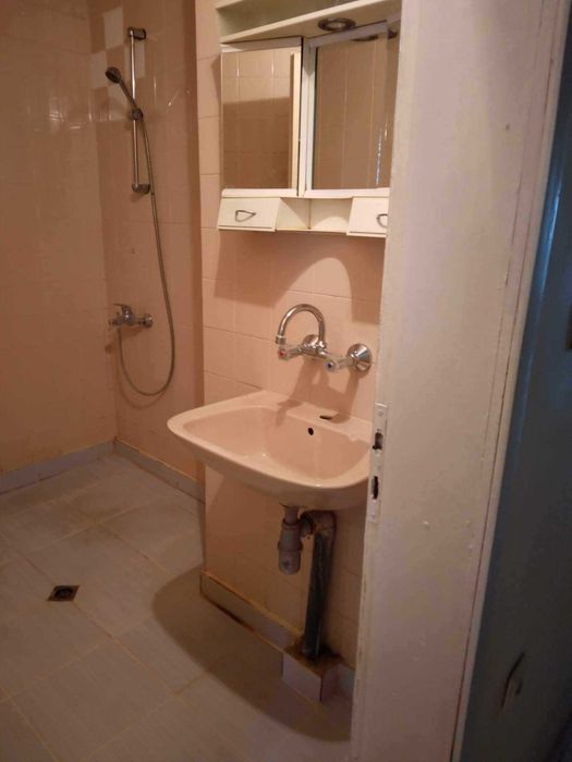 Дава се под наем Двустаен апартамент в Плевен, Широк център - 80 кв.м за 300 € - Снимка #5