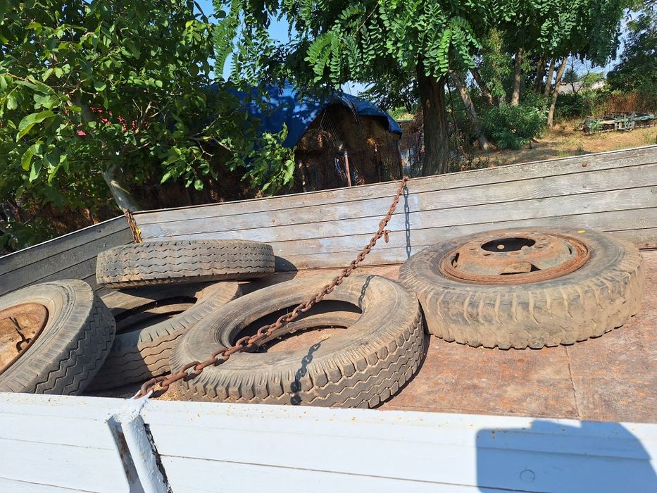 Vând remorcă agricolă  fixă