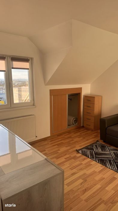 Apartament 2 camere, mansardă, colina universității