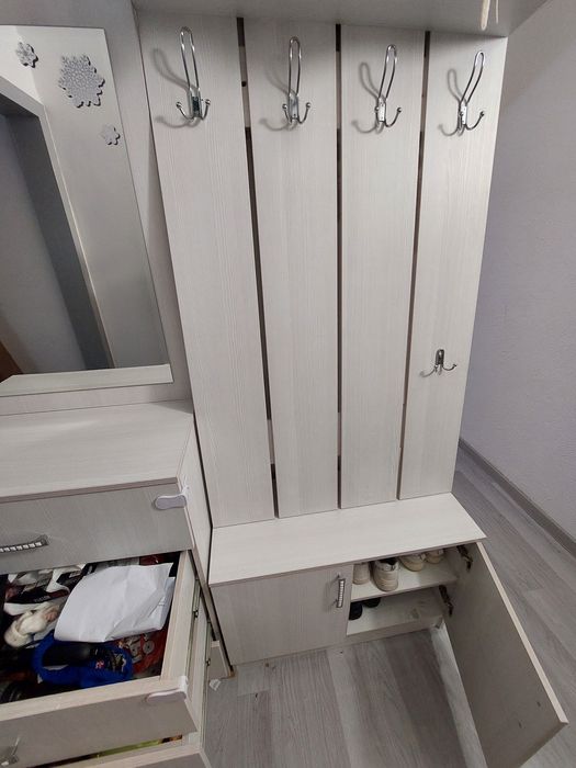 Продам прихожую б/у