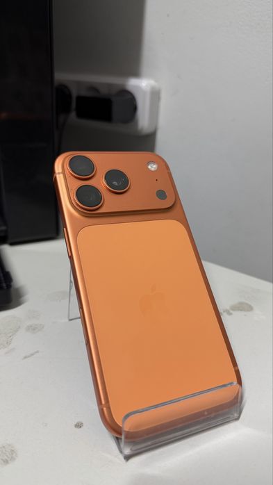 Продам Iphone 17 pro