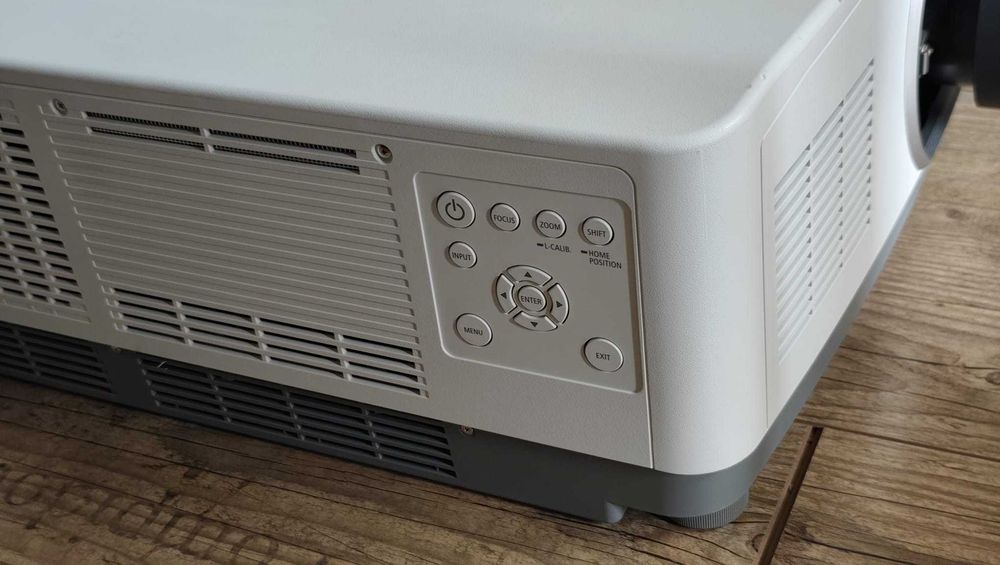 Videoproiector NEC PA803UL Laser, Profesional | 8000 lumeni ! | FullHD, WUXGA 1920x1200, 4k