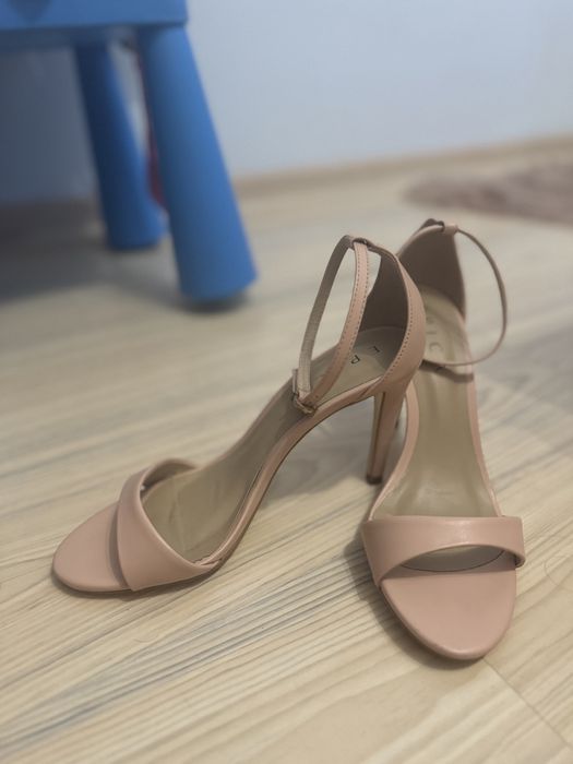 Sandale cu toc Epica