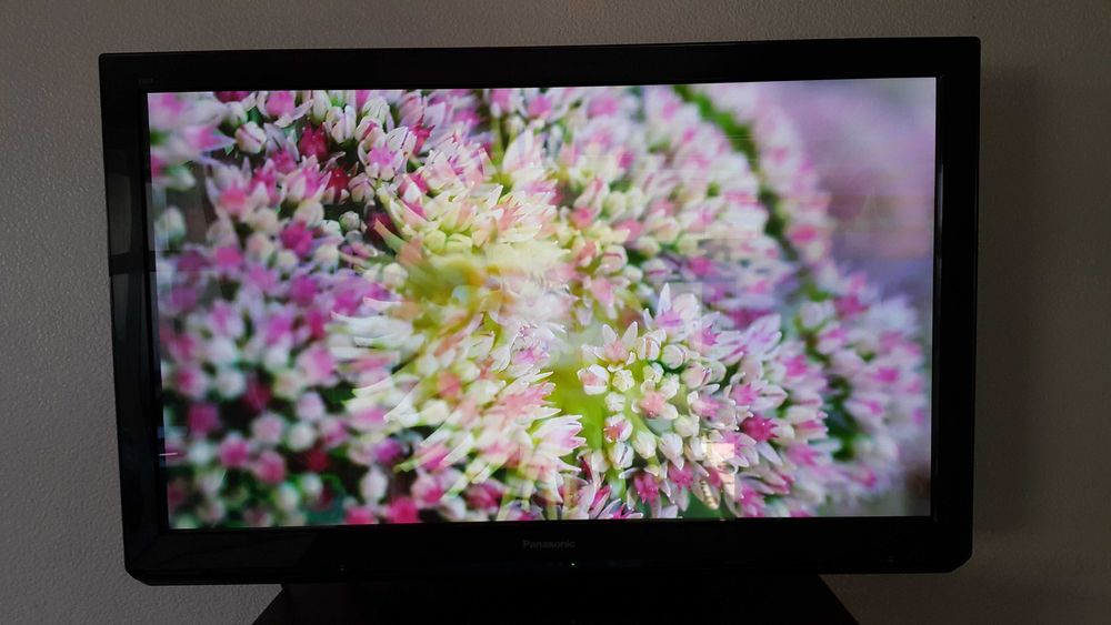 Panasonik TX-PR42U30